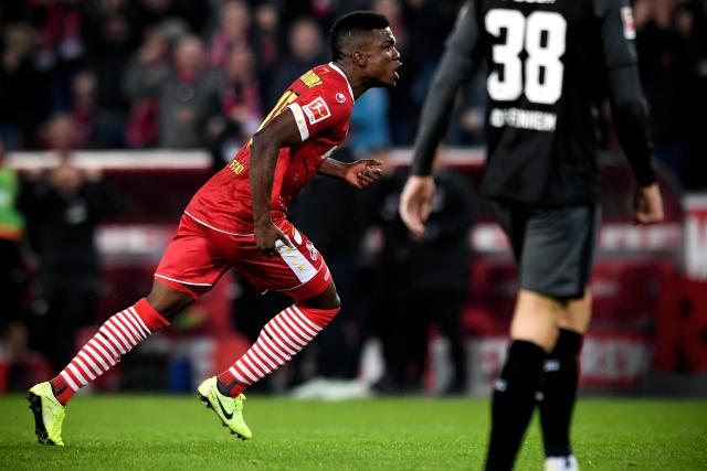 姜伟泽一战创2项纪录 助攻新高三分球追平孙军