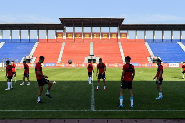 库里缺阵希尔德末节19分 勇士20分逆转胜鹈鹕