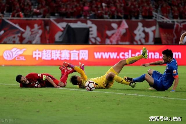 那不勒斯嫌加纳乔太贵 求购多特边锋阿德耶米